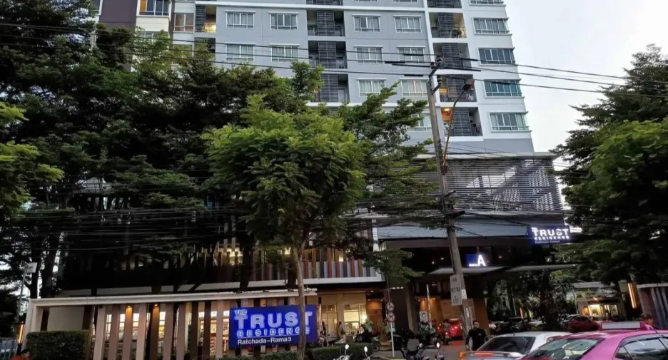For rent 4 bedrooms retail Space in Yan Nawa, Bangkok