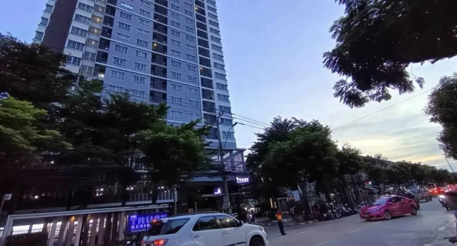 For rent 4 bedrooms retail Space in Yan Nawa, Bangkok