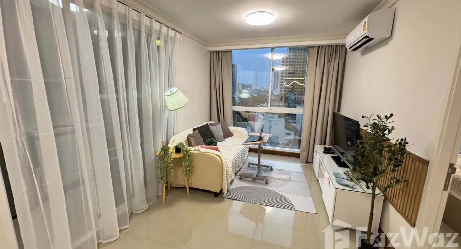 For rent 2 bedrooms condo in Phaya Thai, Bangkok