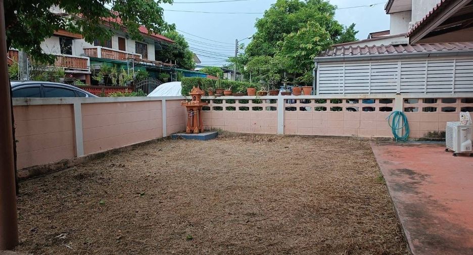 Casa en venta y en alquiler de 2 habitaciones en Min Buri, Bangkok