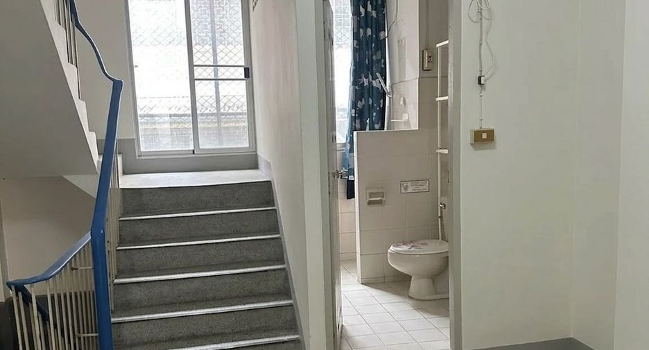 For sale and for rent 5 bedrooms retail Space in Bang Rak, Bangkok