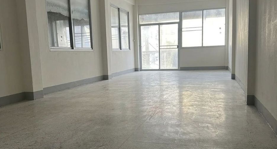 For sale and for rent 5 bedrooms retail Space in Bang Rak, Bangkok