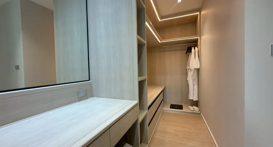 For rent 2 bedrooms apartment in Khlong Toei, Bangkok