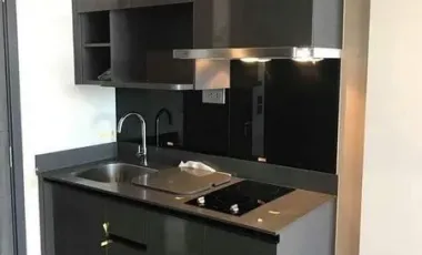 Condo en alquiler de 1 habitaciones en Khlong Toei, Bangkok