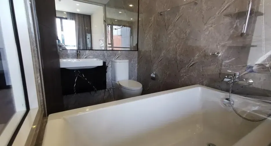 For rent and for sale 2 bedrooms condo in Khlong Toei, Bangkok