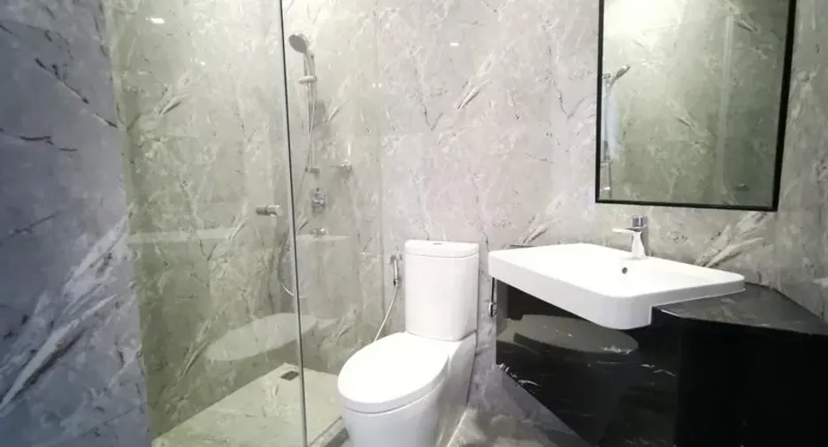 For rent and for sale 2 bedrooms condo in Khlong Toei, Bangkok
