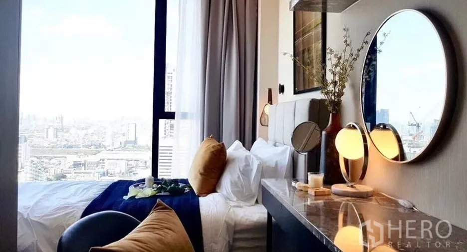 For rent 2 bedrooms condo in Khlong Toei, Bangkok