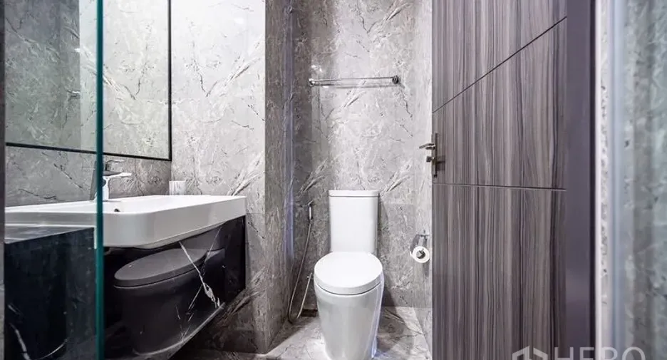 For rent 1 bed condo in Khlong Toei, Bangkok
