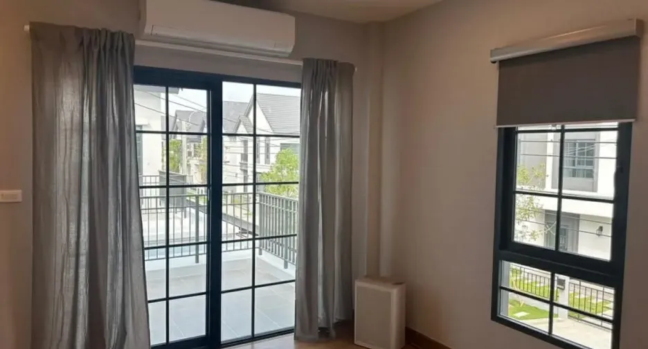 Haus zur Miete mit 4 Zimmer in Bang Phli, Samut Prakan