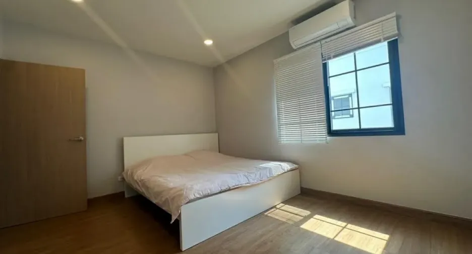 Haus zur Miete mit 4 Zimmer in Bang Phli, Samut Prakan