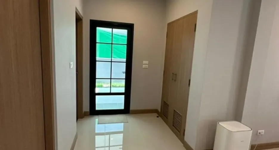 Haus zur Miete mit 4 Zimmer in Bang Phli, Samut Prakan
