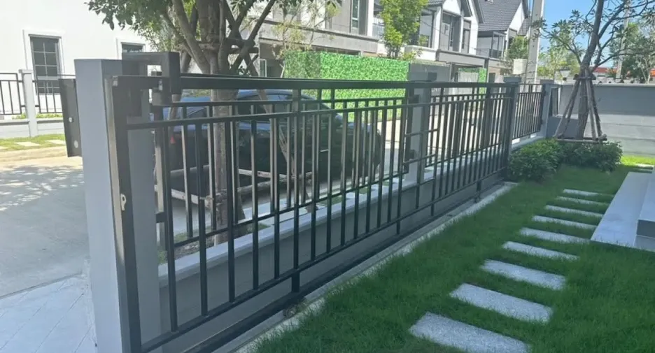 Haus zur Miete mit 4 Zimmer in Bang Phli, Samut Prakan