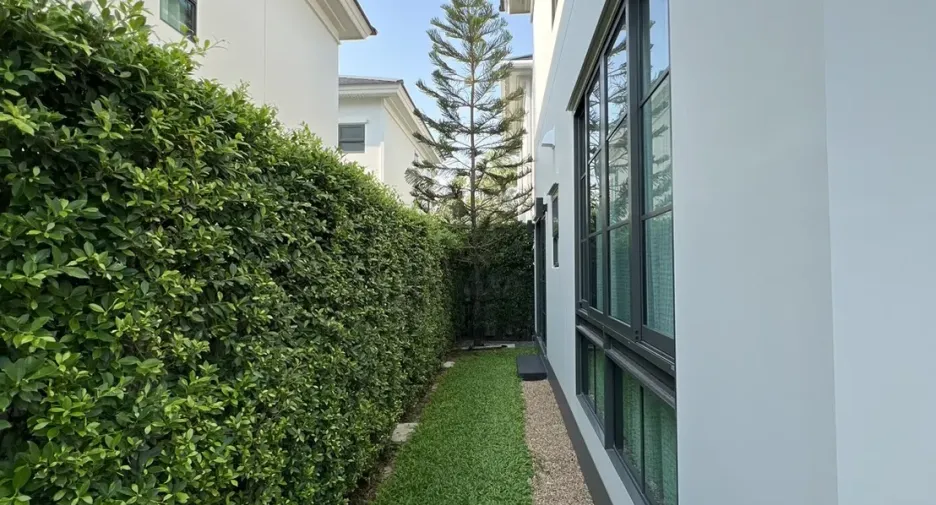 Haus zur Miete mit 4 Zimmer in Bang Phli, Samut Prakan