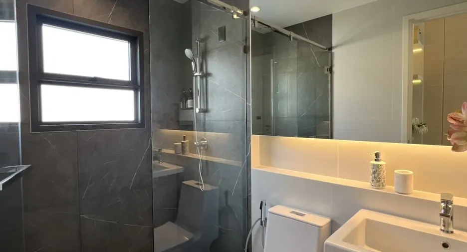 Haus zur Miete mit 4 Zimmer in Bang Phli, Samut Prakan