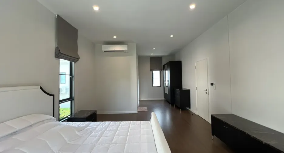 Casa en alquiler de 4 habitaciones en Bang Phli, Samut Prakan
