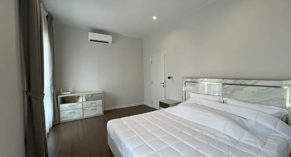 Casa en alquiler de 4 habitaciones en Bang Phli, Samut Prakan