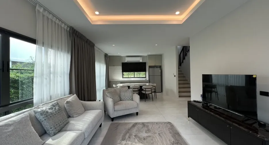 Casa en alquiler de 4 habitaciones en Bang Phli, Samut Prakan
