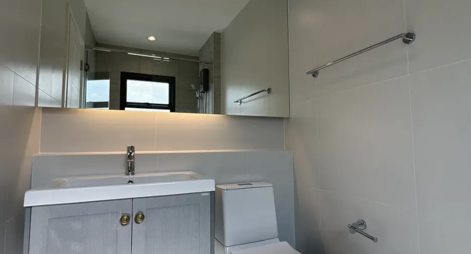 Casa en alquiler de 4 habitaciones en Bang Phli, Samut Prakan