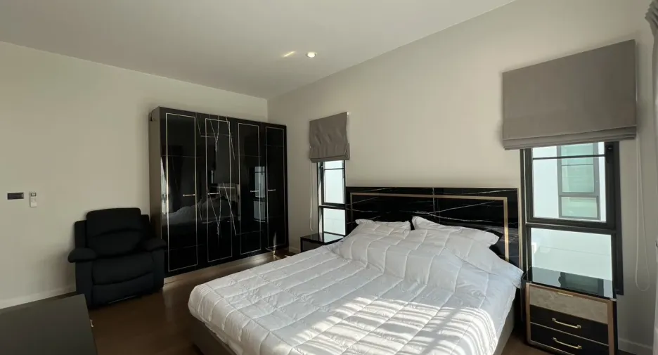 Casa en alquiler de 4 habitaciones en Bang Phli, Samut Prakan