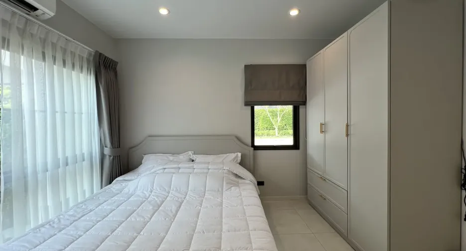 Casa en alquiler de 4 habitaciones en Bang Phli, Samut Prakan