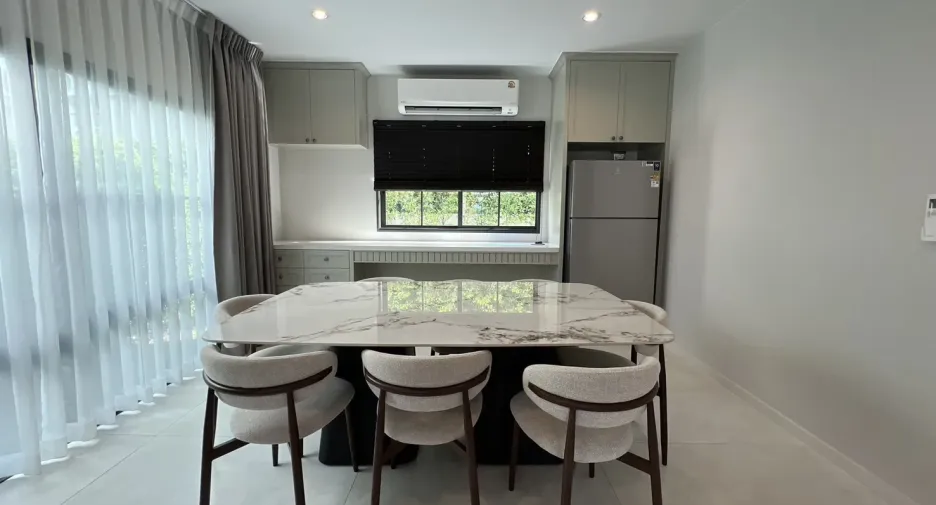 Casa en alquiler de 4 habitaciones en Bang Phli, Samut Prakan