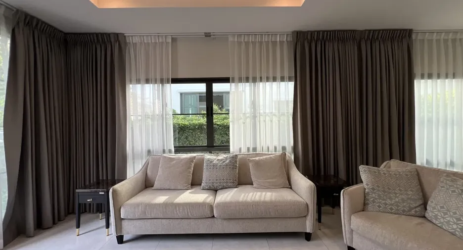 Casa en alquiler de 4 habitaciones en Bang Phli, Samut Prakan