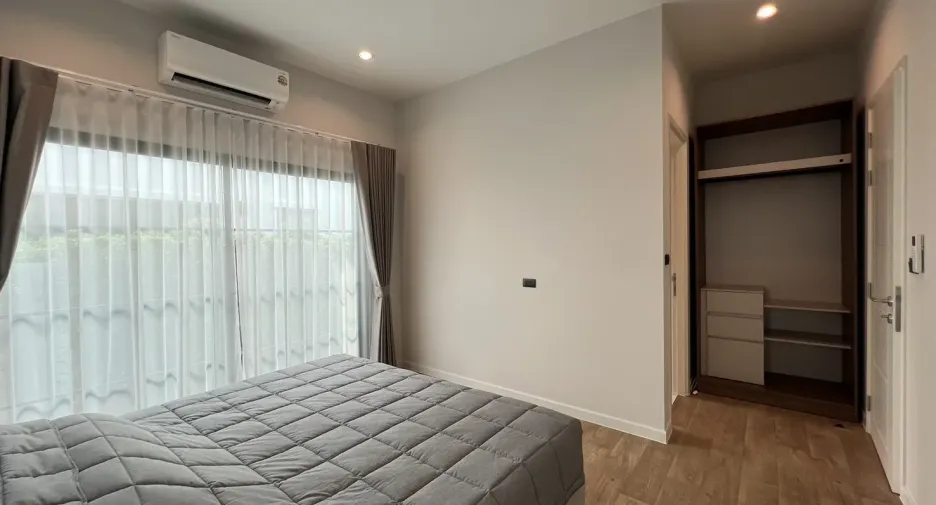 出租 4 卧室 独立屋 在 Bang Phli, Samut Prakan