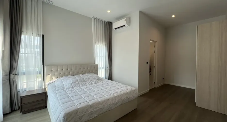 出租 4 卧室 独立屋 在 Bang Phli, Samut Prakan