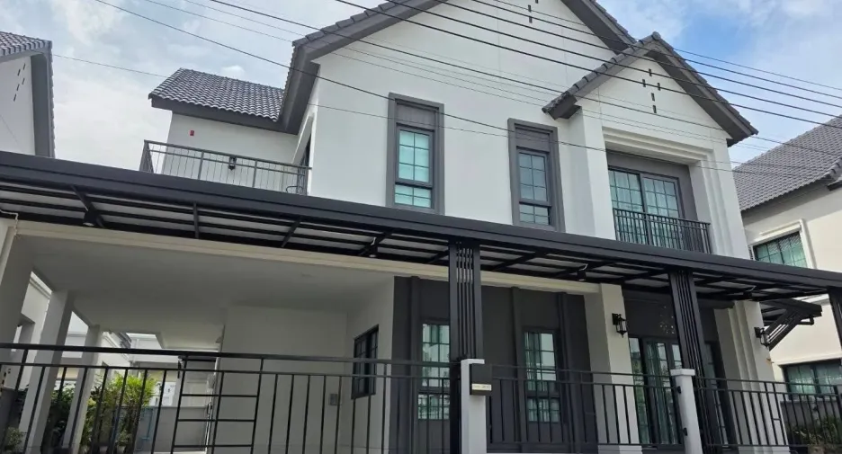À louer et à vendre 4 chambres maison à Bang Phli, Samut Prakan