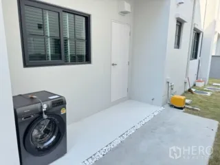 For rent 4 bedrooms house in Bang Phli, Samut Prakan