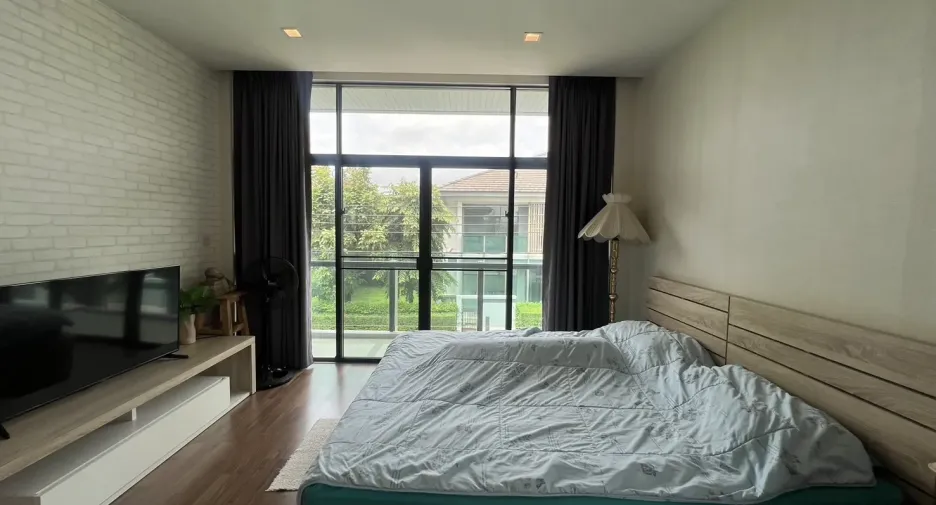 For rent 3 bedrooms house in Bang Kapi, Bangkok