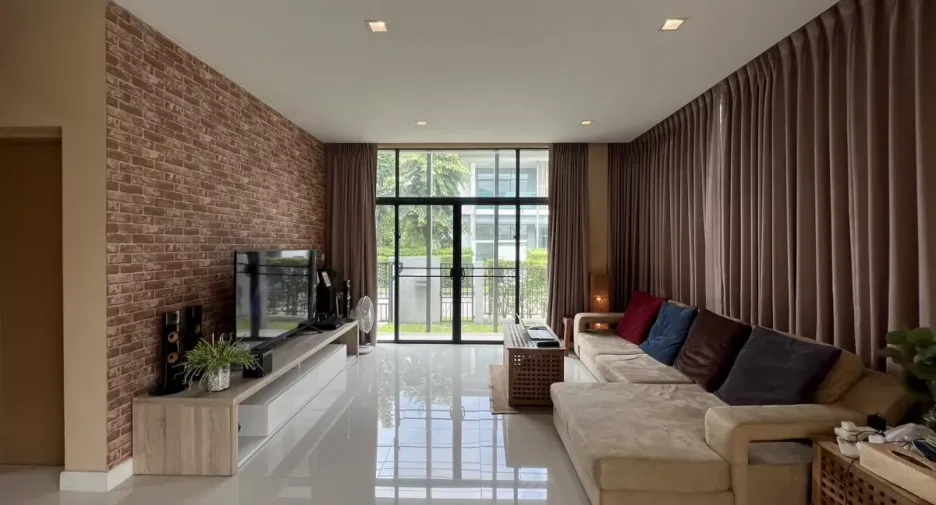 For rent 3 bedrooms house in Bang Kapi, Bangkok