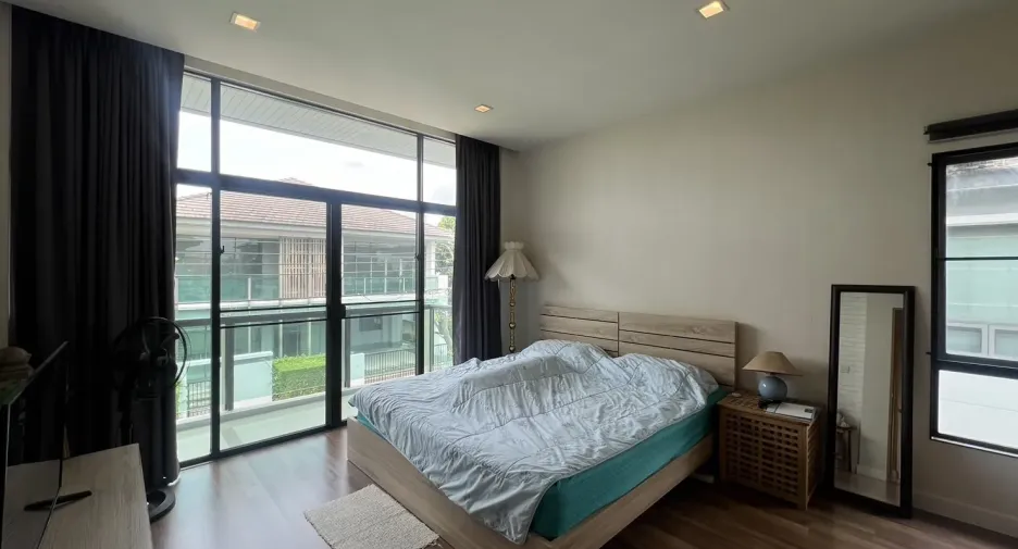 For rent 3 bedrooms house in Bang Kapi, Bangkok