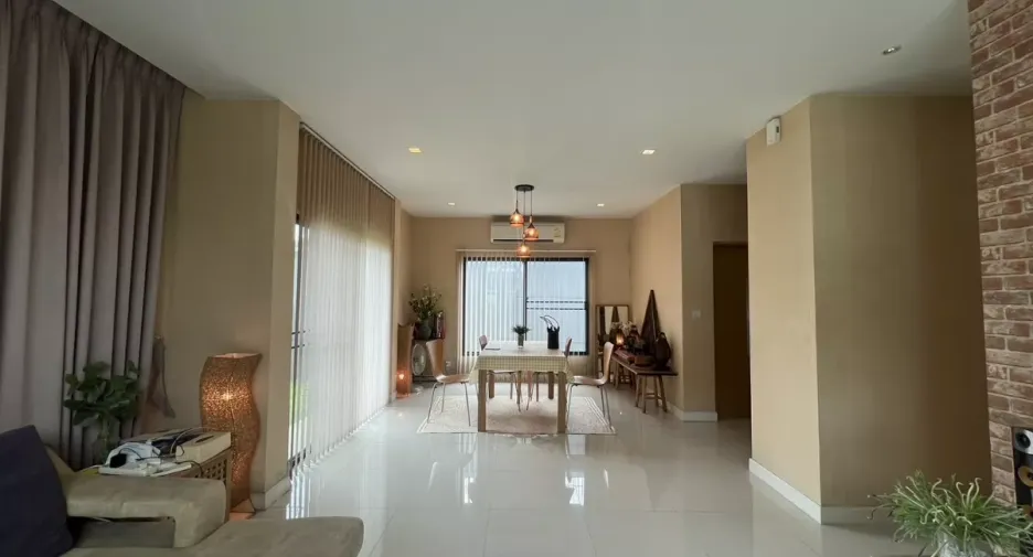 For rent 3 bedrooms house in Bang Kapi, Bangkok