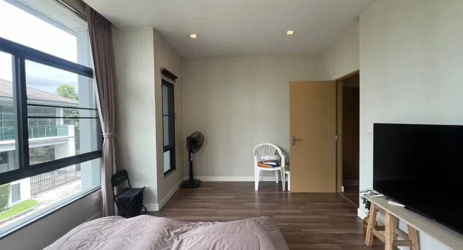 For rent 3 bedrooms house in Bang Kapi, Bangkok