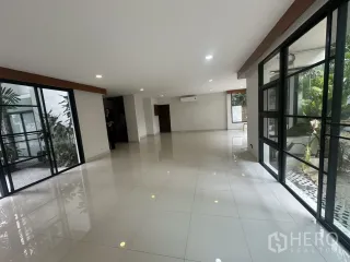出租 4 卧室 独立屋 在 Watthana, 曼谷
