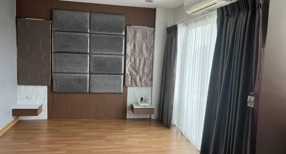Haus zur Miete und zum Kauf mit 6 Zimmer in Don Mueang, Bangkok