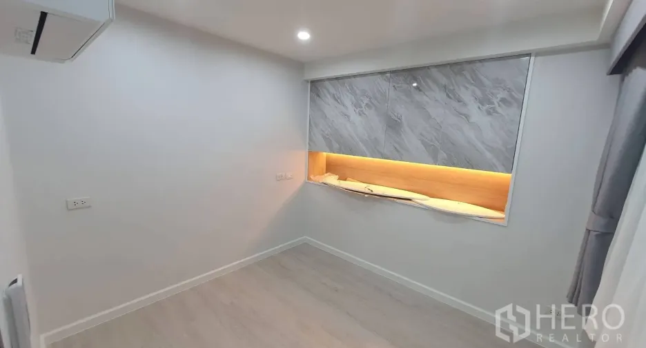 For rent 5 bedrooms house in Lat Phrao, Bangkok