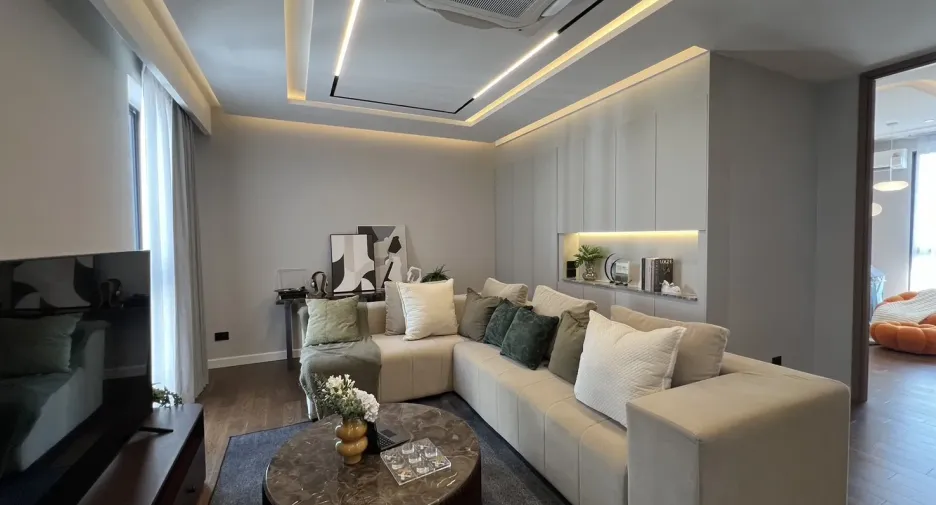 For sale 5 bedrooms house in Lat Phrao, Bangkok
