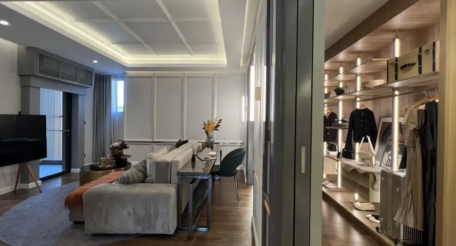 For sale 5 bedrooms house in Lat Phrao, Bangkok