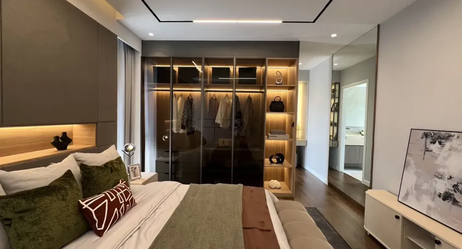 For sale 5 bedrooms house in Lat Phrao, Bangkok