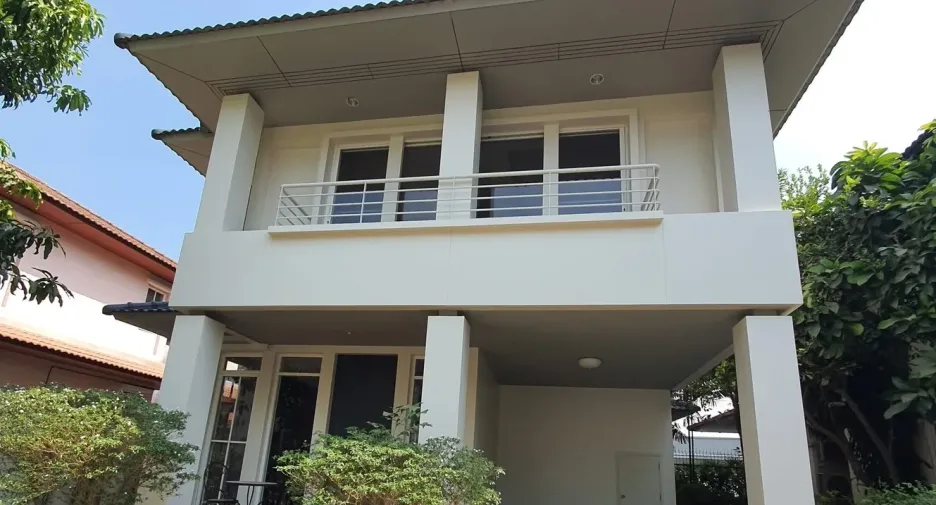 For rent 3 bedrooms house in Wang Thonglang, Bangkok