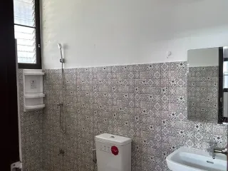 出租 5 卧室 独立屋 在 Phra Khanong, 曼谷