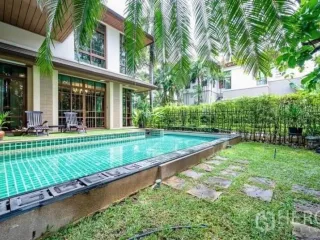 À louer 5 chambres maison à Watthana, Bangkok