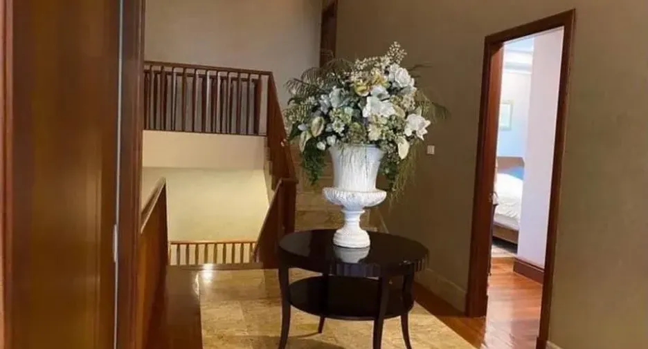 For rent 5 bedrooms house in Watthana, Bangkok