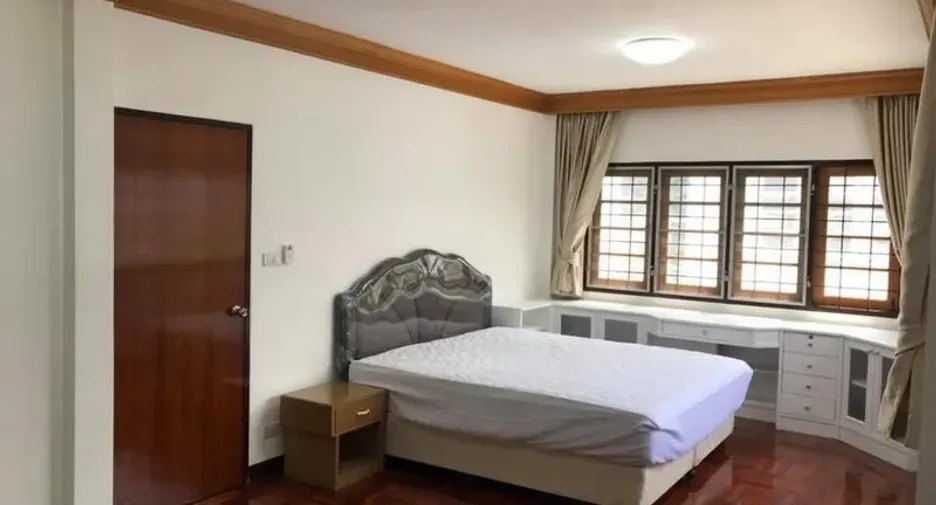 ให้เช่า 3 ห้องนอน บ้านเดี่ยว ใน วัฒนา, กรุงเทพฯ
