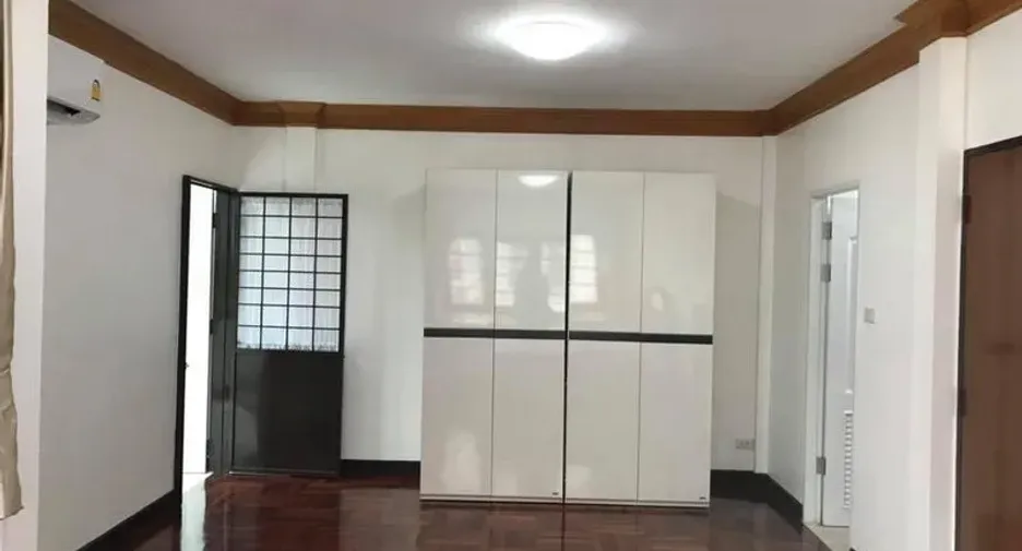 ให้เช่า 3 ห้องนอน บ้านเดี่ยว ใน วัฒนา, กรุงเทพฯ