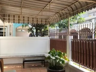 ให้เช่า 3 ห้องนอน บ้านเดี่ยว ใน วัฒนา, กรุงเทพฯ