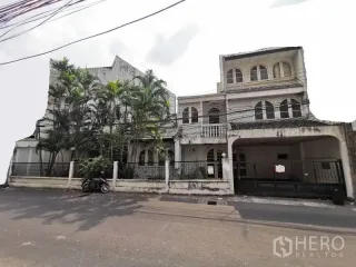 ให้เช่า 3 ห้องนอน บ้านเดี่ยว ใน วัฒนา, กรุงเทพฯ