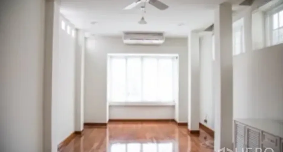 For rent 5 bedrooms house in Khlong Toei, Bangkok